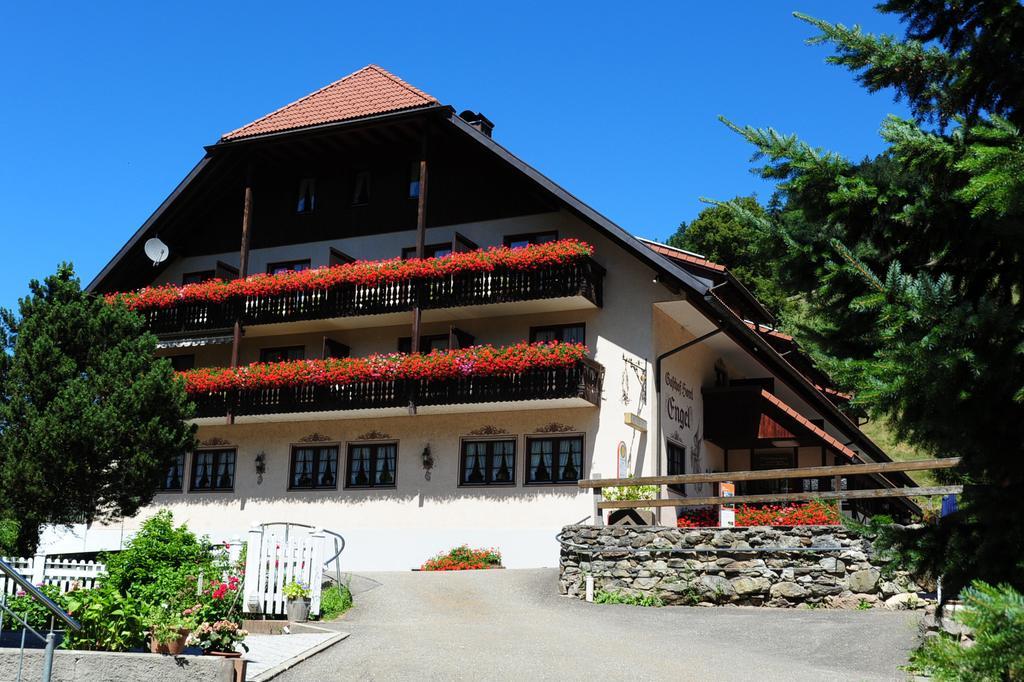 Gasthof Hotel Engel Simonswald Exterior photo